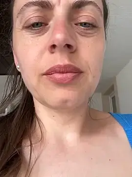 Stripchat Live Sex Cam of ladywithbigass