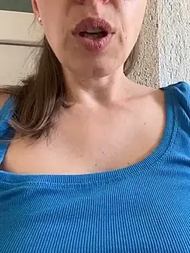 Stripchat Free Live Porn of ladywithbigass