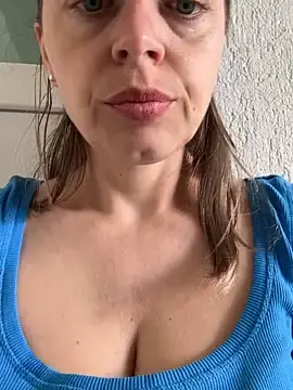 Stripchat Live Porn of ladywithbigass