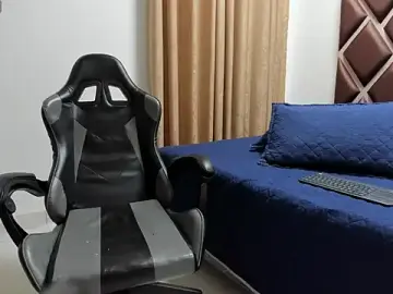 Stripchat Live Sex Cam of Ithan_Hott