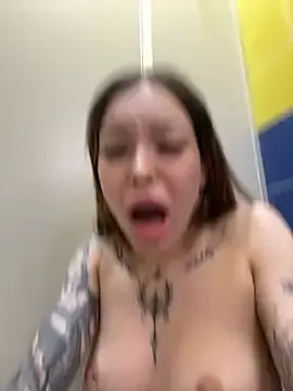 Stripchat Sex Cam of babydolll