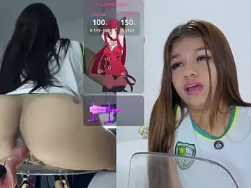 Stripchat Sex Cam of sophia_ramirez12