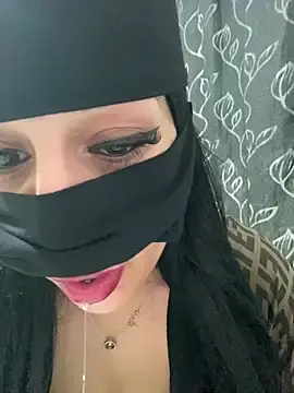 Stripchat Free Live Porn of mari_layali