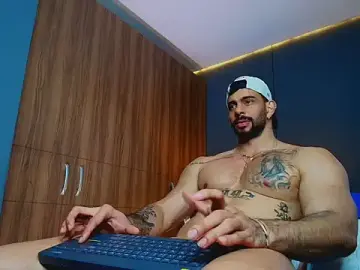 Stripchat Sex Chat of massimo_visconti
