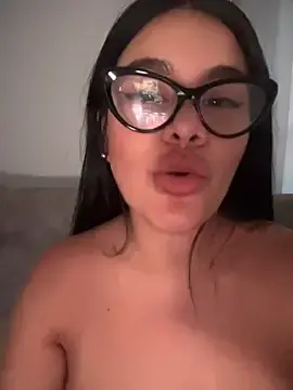 Stripchat Sex Cam of Issane_Peru