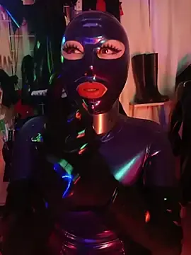 Stripchat Live Sex of LatexDevil_Blondie