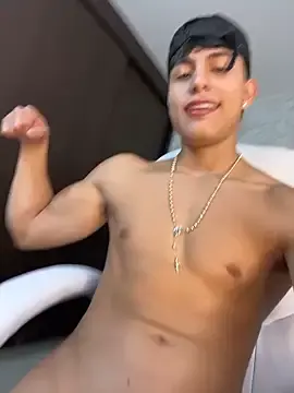 Stripchat Adult Video Chat of Lander_Cruz