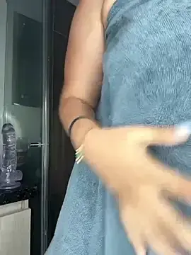 Stripchat Free Porn Cam of Sarasweet_sex