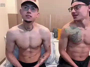 Stripchat Sex Cam of strongManLatino