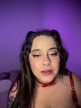 Stripchat Live Sex Cam of PutaYasmim