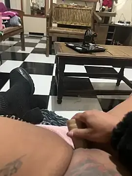 Stripchat Free Porn Cam of ju_muniz01