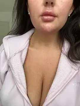 Stripchat Sex Cam of magical_mia