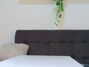 Stripchat Live Porn of RiriiBrunette__