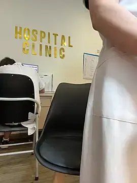 Stripchat Live Sex Cam of secretly_masturbating