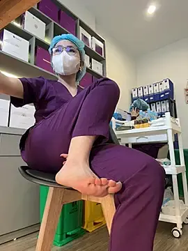 Stripchat Live Sex Cam of secretly_masturbating