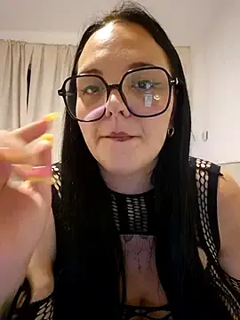 Stripchat Sex Cam of JUJUICY-