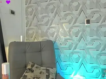 Stripchat Live Sex Cam of Sophiee_Hill