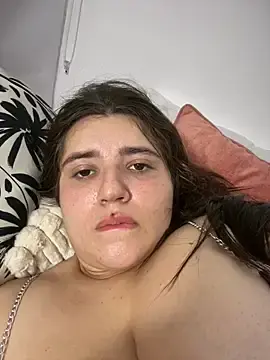 Stripchat Live Sex Cam of horny_roomiess