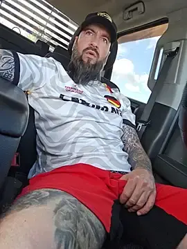 Stripchat Live Sex Cam of Beardedtattood