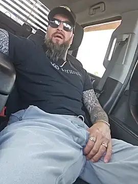 Stripchat Sex Cam of Beardedtattood