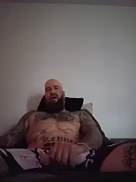 Stripchat Free Live Porn of Beardedtattood