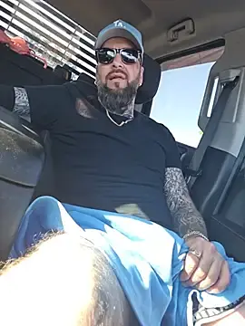 Stripchat Watch Live Sex Cams of Beardedtattood