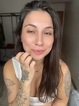 Stripchat Watch Live Sex Cams of Carolini09