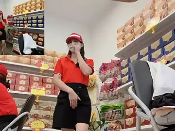 Stripchat Live Sex of Sneaky_Cumshoot