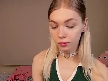 Stripchat Adult Webcams of Blondy_Fina