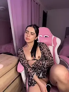 Stripchat Sex Chat of Emily-14