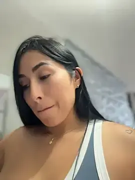 Stripchat Sex Cam of areviklusine1