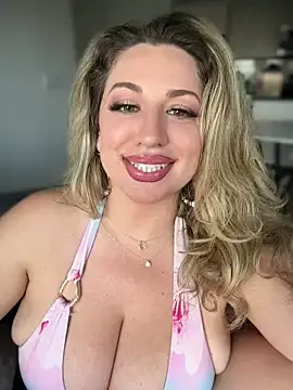 Stripchat Free Live Porn of miamellycious