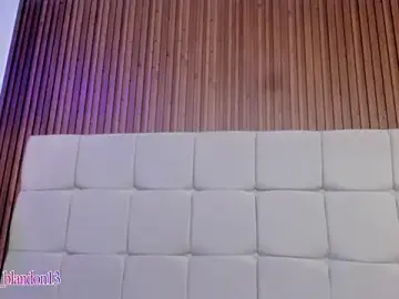 Stripchat Best live sex cam show of Saravy_Blandon