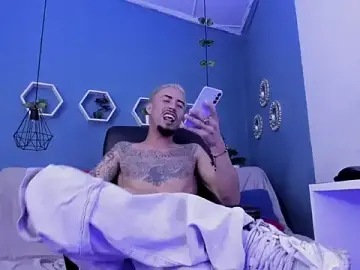 Stripchat Best Webcam of harold_777