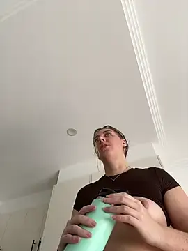 Stripchat Live Sex Cam of Aussielulu