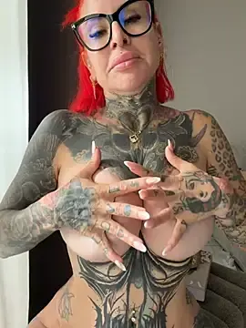 Stripchat Watch Live Sex Cams of CatCoxx