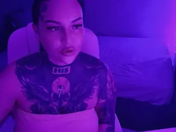 Stripchat Live Sex Cam of _MelinaCurves_