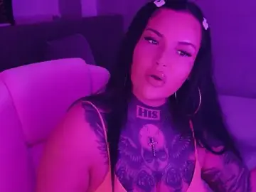 Stripchat Free Porn Cam of _MelinaCurves_