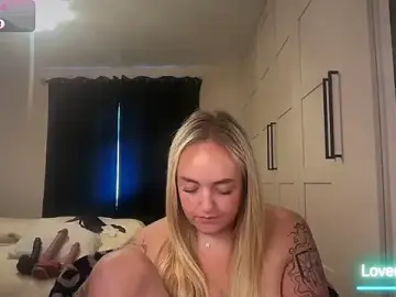 Stripchat Best Webcam of CurvyWetWife