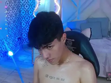 Stripchat Free Live Porn of Damian_tay