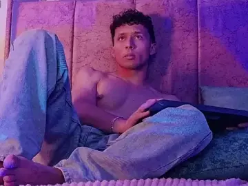 Stripchat Live Porn of Enzo_Duran