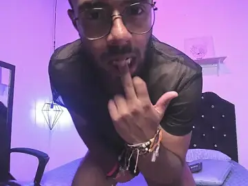 Stripchat Live Sex of Arez_Vortex_