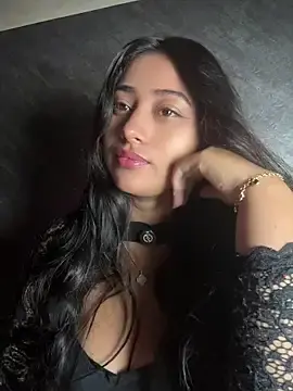 Stripchat Sex Cam of Valentinne_z