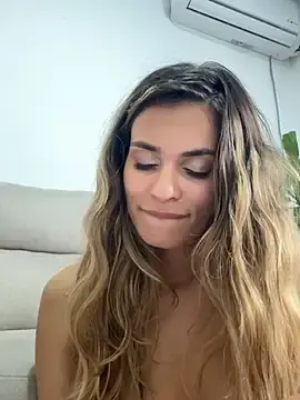 Stripchat Free Live Porn of cuteluci_