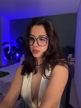 Stripchat Adult Webcam of EmaSaenz