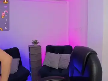 Stripchat Free Porn Cam of emilly_smith_1