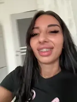 Stripchat Sex Cam of BlueEyes_BB