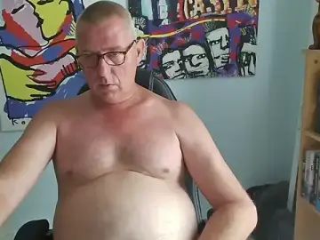 Stripchat Live Sex Cam of Daddy_Tobias