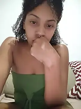 Stripchat Nude Webcam of Julia_Pretinha