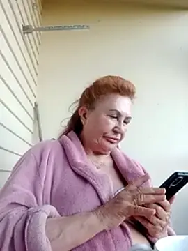 Stripchat Free Porn Cam of Hottie-Mom